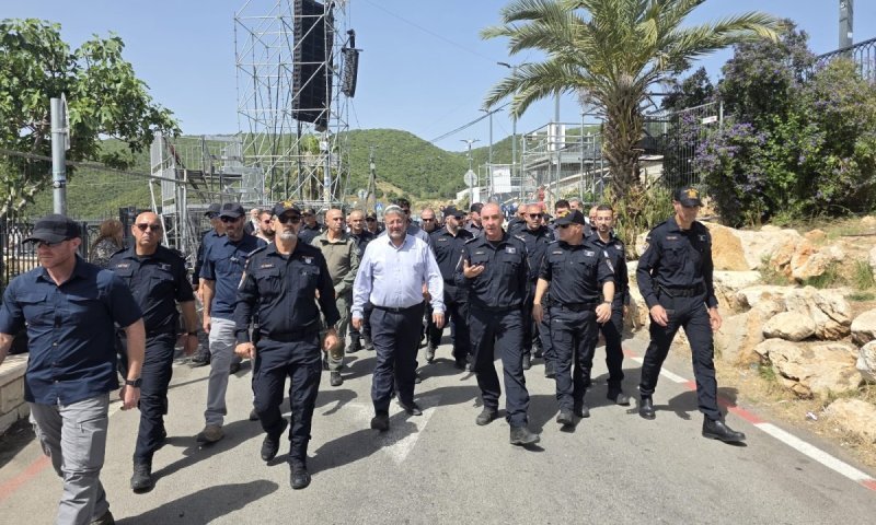 בן גביר דורש שינוי בחוק התעמולה: לאפשר לשרים להצטלם עם כוחות הביטחון בקמפיין