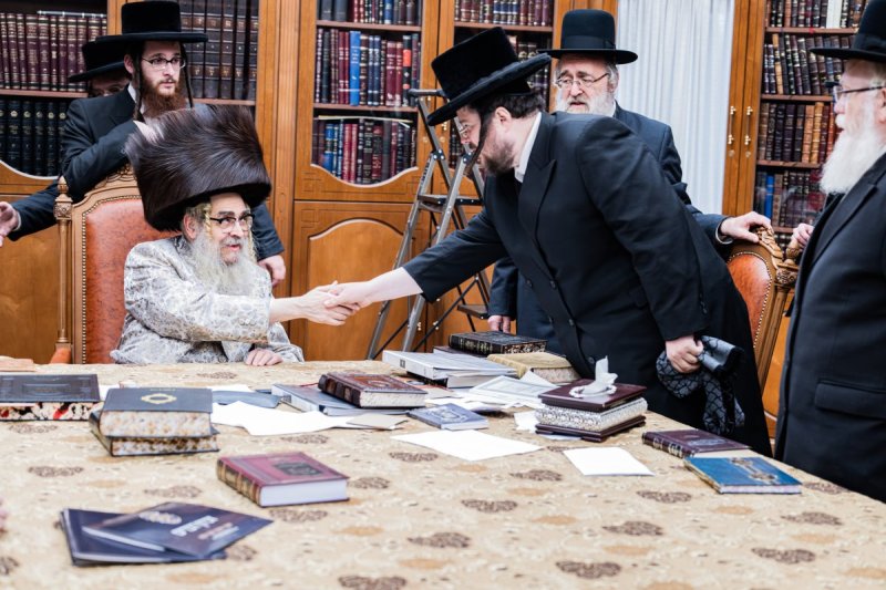 באדיבות המצלם