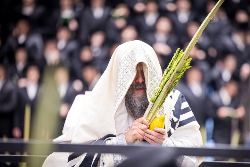 אברומי בלום, אחים לאנטשעווסקי, אייזיק ג. ואייזיק י.