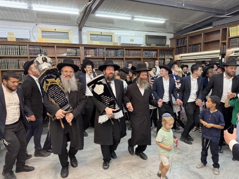 באדיבות המצלם