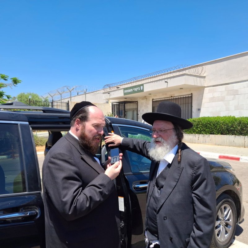 באדיבות המצלם