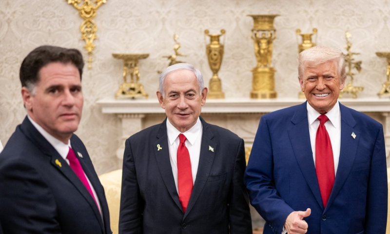 איש סודו של נתניהו חזר לעבוד וחושף סודות מחדר הסגלגל