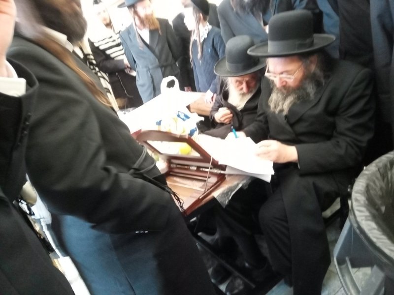 באדיבות המצלם