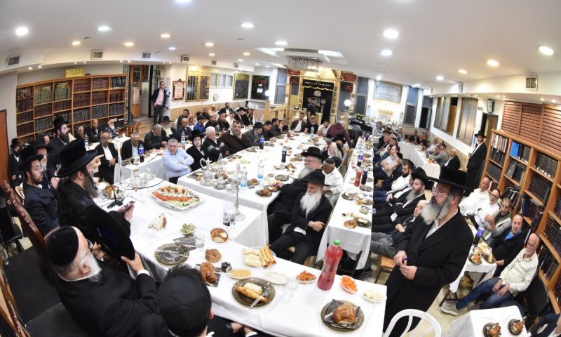 כל סוגי הכיפות ביארצייט השישי של האדמו"ר מרעננה