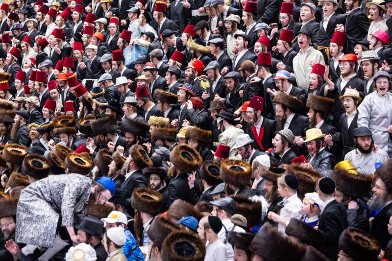 האחים לאנטשעווסקי, אברומי בלום, ואייזיק י.