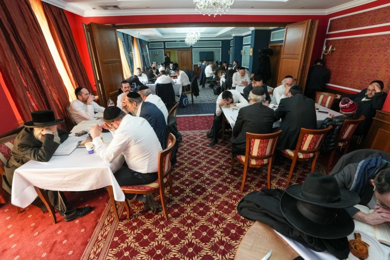 באדיבות המצלם