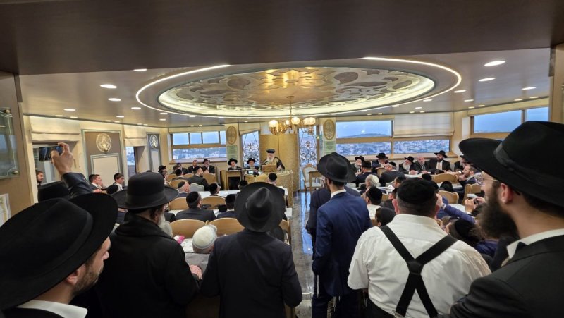 באדיבות המצלם