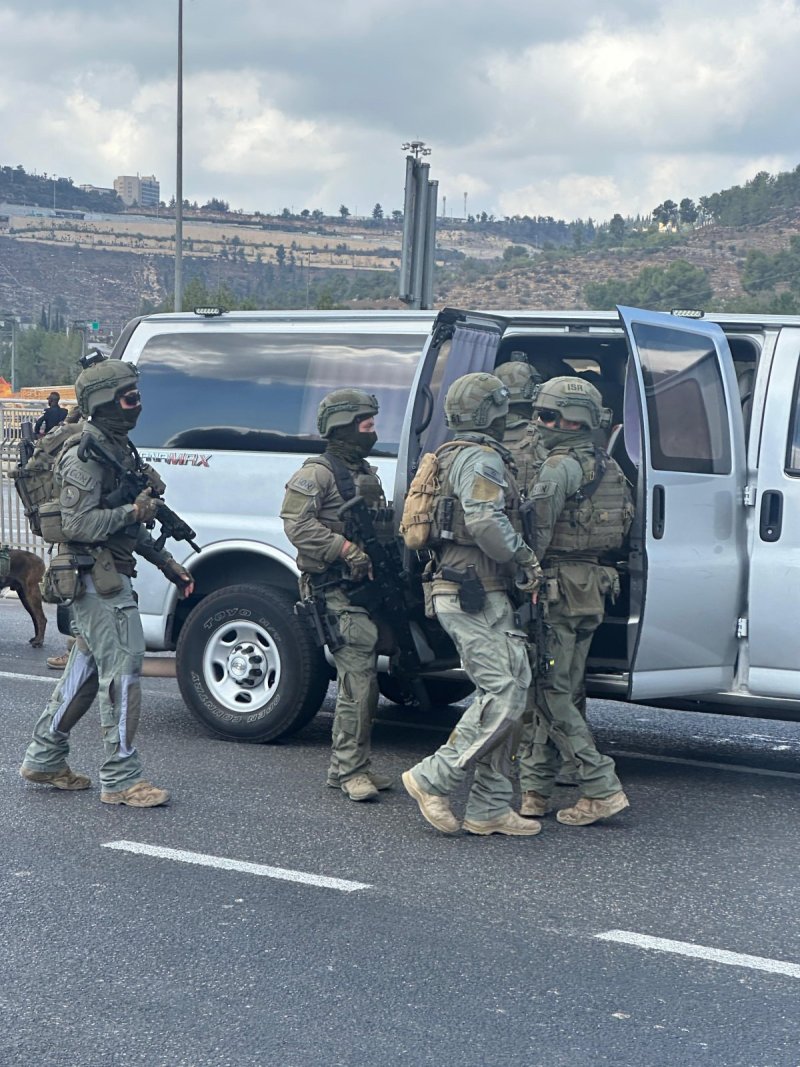 ישי ירושלמי - <blat>בחדרי חרדים</blat>