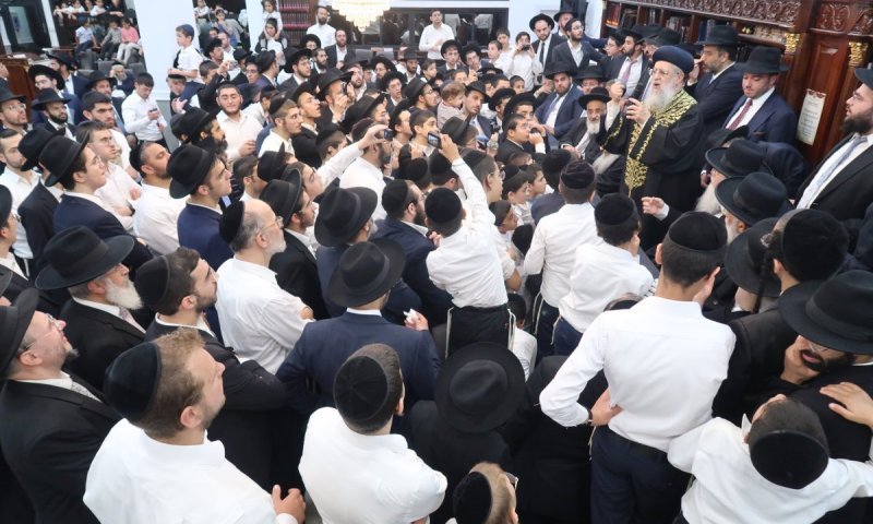 שמחת בית השואבה ב'הליכות משה': גדולי התורה ואישי הציבור חגגו בבני ברק