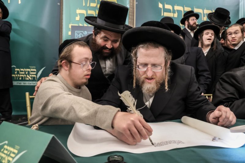 באדיבות המצלם