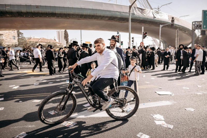 דניאל נפוסי ודוד מנדלסון