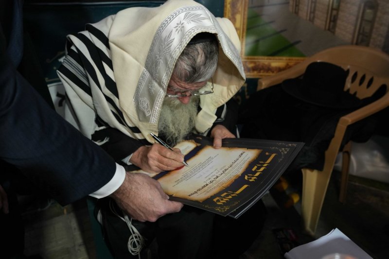 באדיבות המצלם