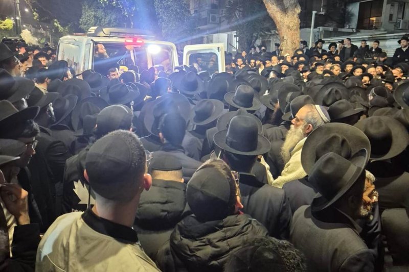 באדיבות המצלם