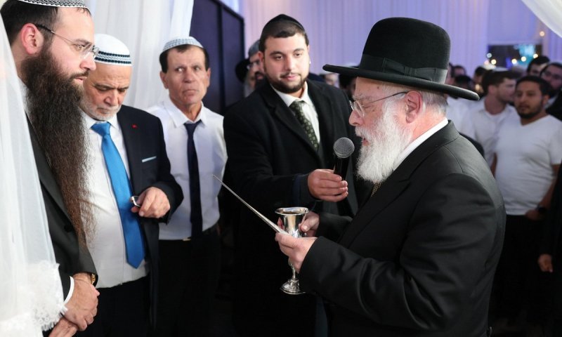 שמחה בדרום הממוגן: נאמן ביתו של הגר"י שפירא התחתן