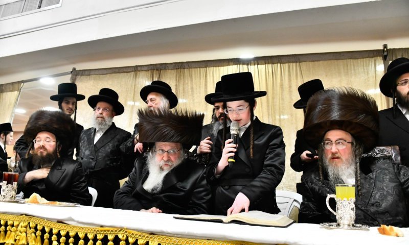 בנר השלישי: בנדבורנה חגגו בר מצווה לנכדו של האדמו"ר שסיים מסכת