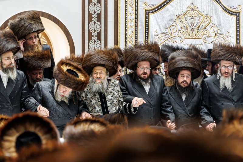 האחים לאנטשעווסקי ואייזיק ג.