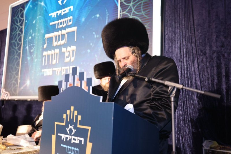 באדיבות המצלם