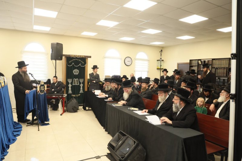 באדיבות המצלם