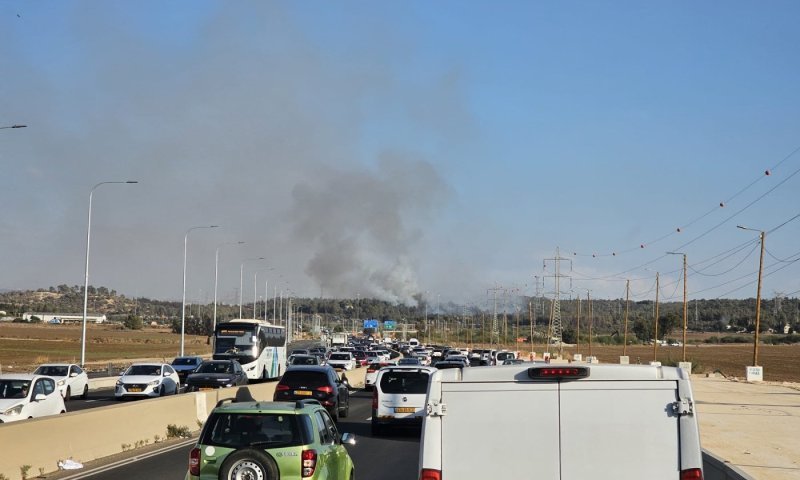 שריפת ענק ביער בן שמן: כביש 6 וכביש 444 נחסמו, עשרות צוותים הוזנקו