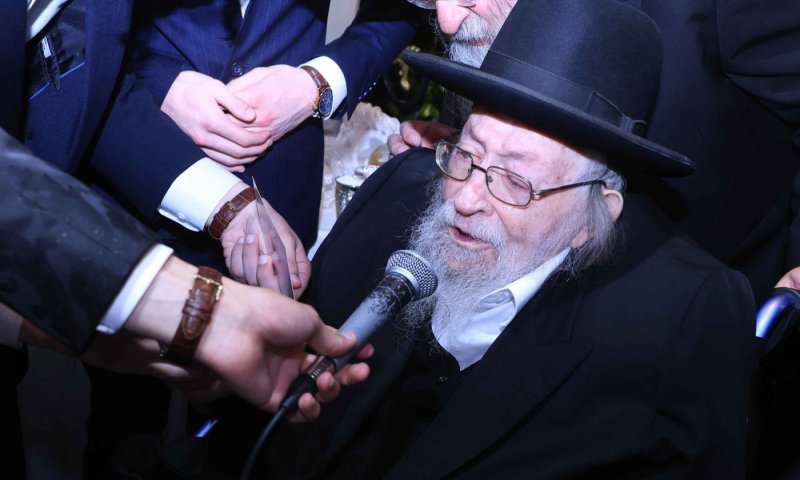 רבה של משכנות שאננים ונחלאות: הגאון הצדיק רבי ישכר דב רוזנטל זצ"ל