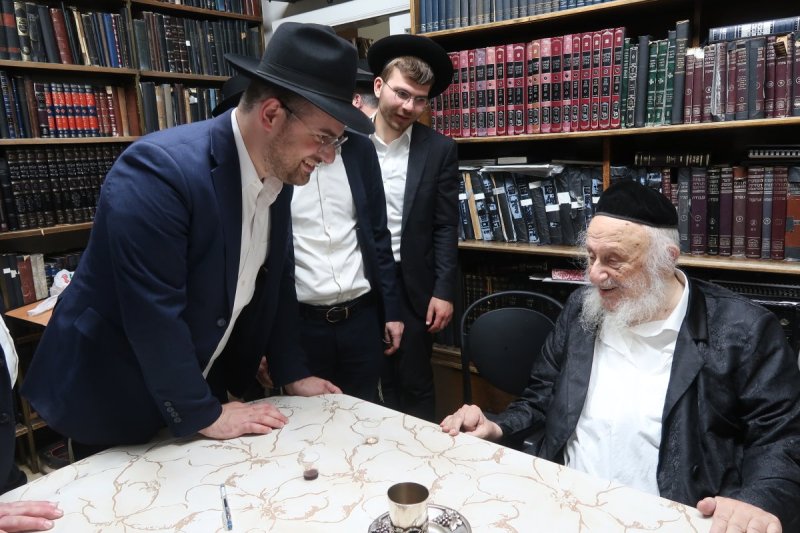 באדיבות המצלם