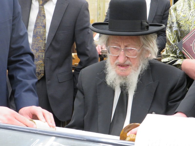 באדיבות המצלם