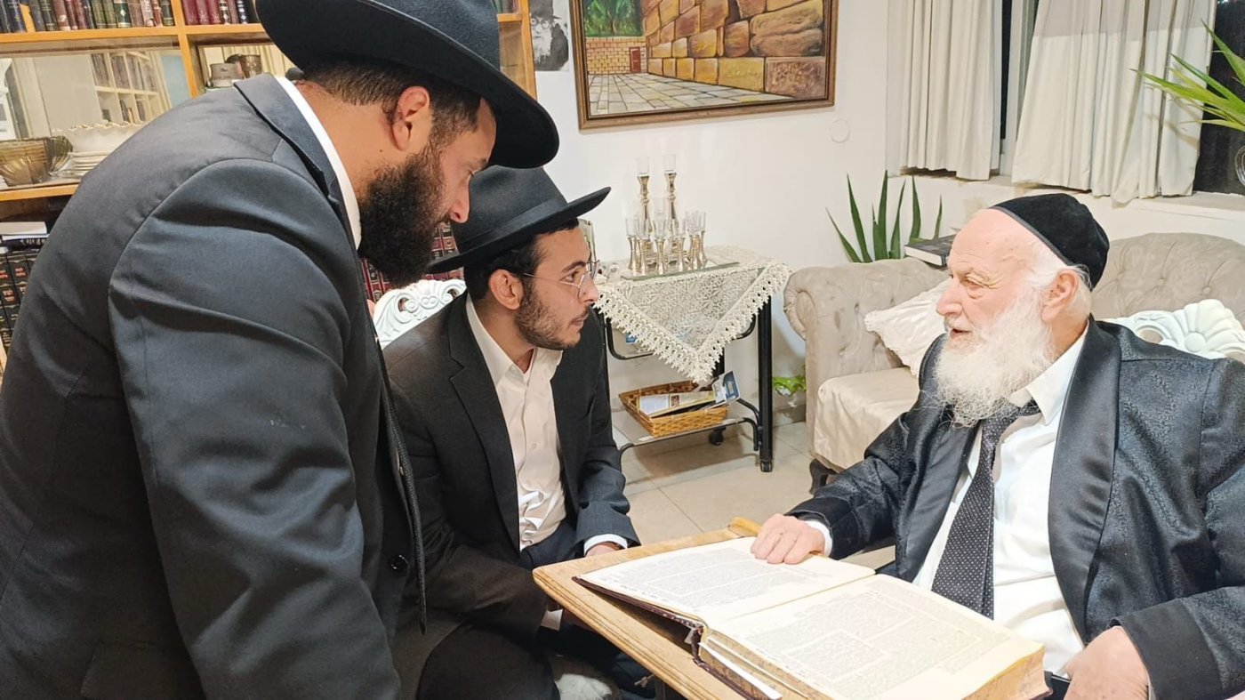 באדיבות המצלם