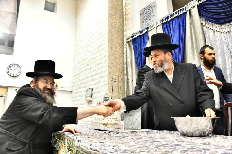 באדיבות המצלם