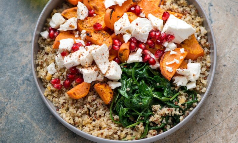 בריאה לאחרי החגים: מתכון לקינואה בתנור (והצעות הגשה מושלמות)