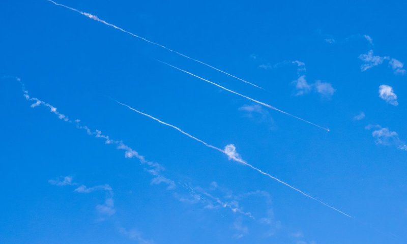 תיעוד: תלמיד הישיבה עמד לצפות ביירוטים - וניצל בנס מרסיס