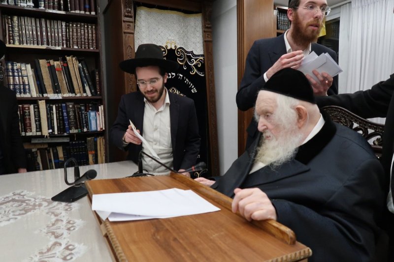 באדיבות המצלם