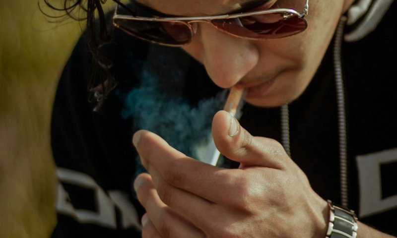 דור ללא עישון: החוק התקדימי שיעלה את גיל רכישת הטבק בשנה בכל שנה