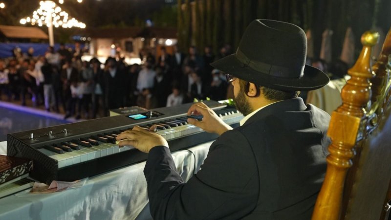 באדיבות המצלם