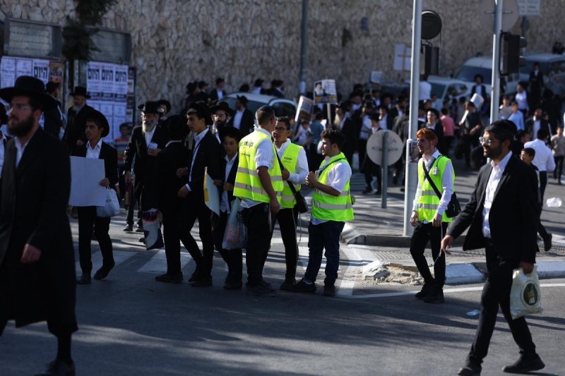 דניאל נפוסי ודוד מנדלסון