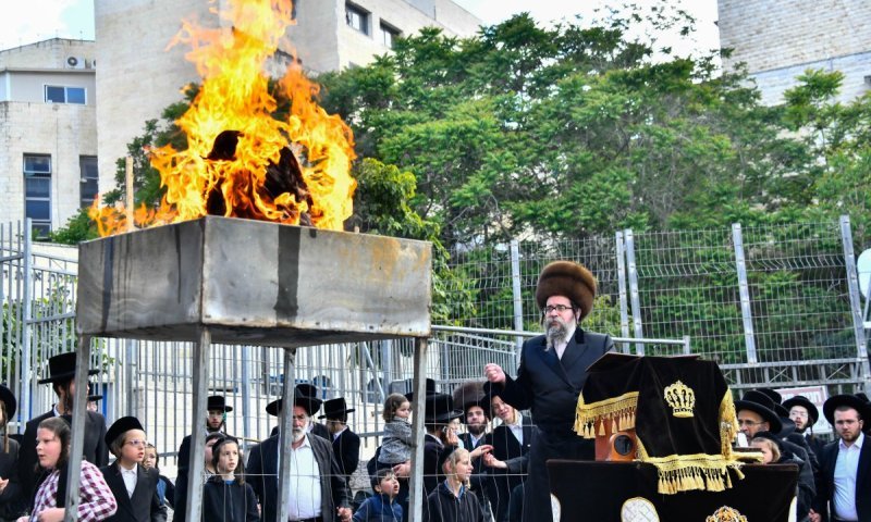 תיעוד מרחוב חנה: מעמד ההדלקה של האדמו"ר מסקולען ירושלים