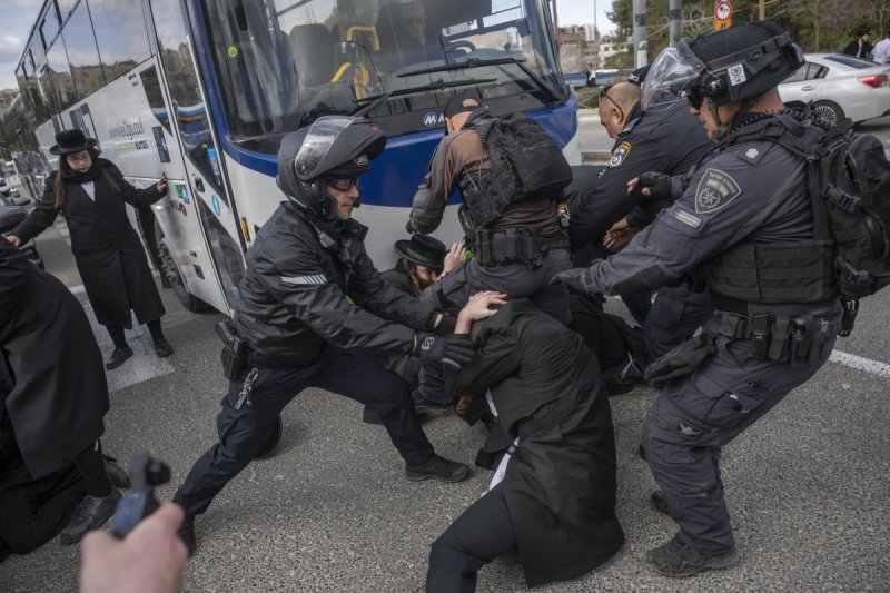 חיים גולדברג, פלאש 90