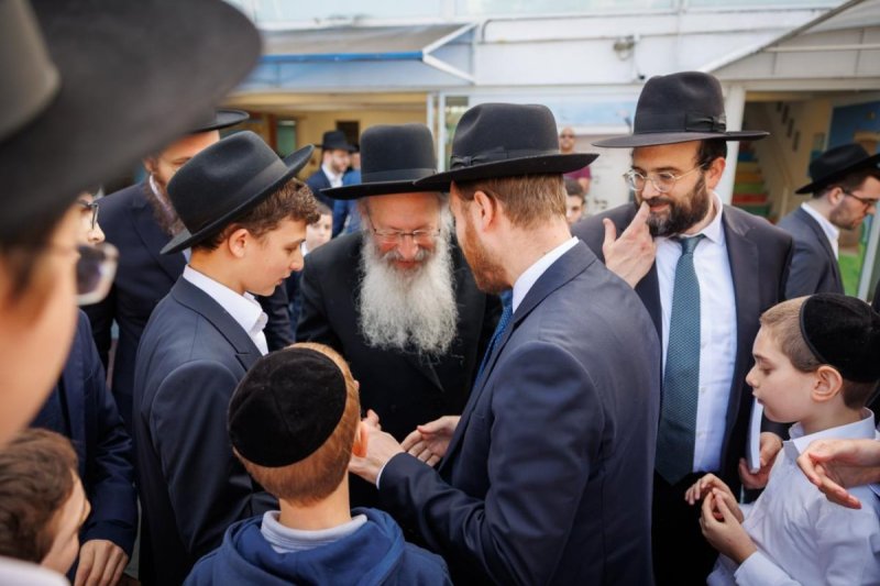 דניאל נפוסי ומאיר זלזניק