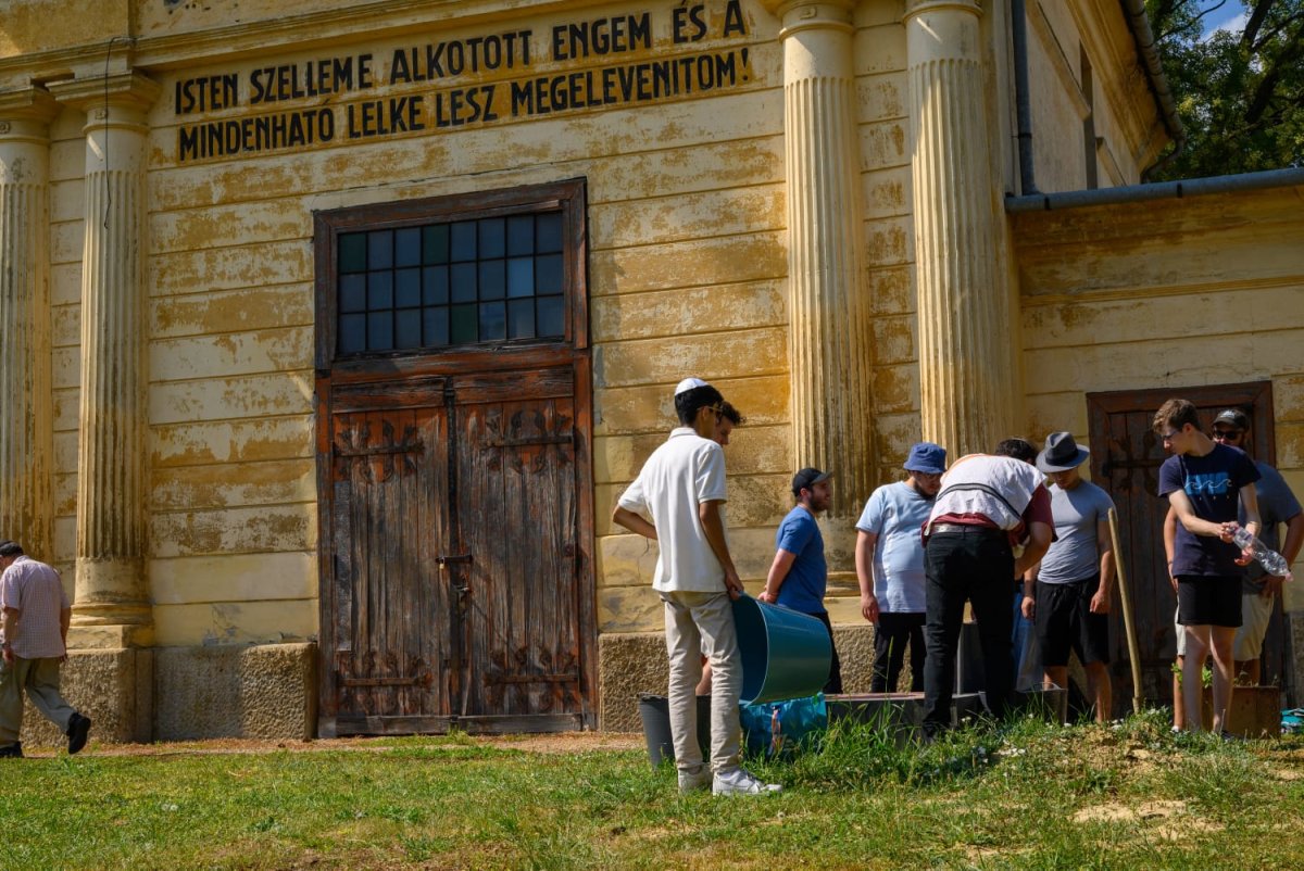באדיבות המצלם