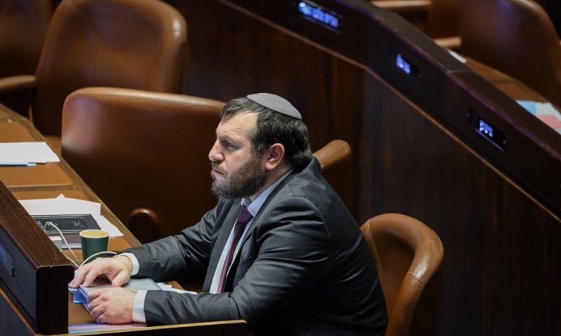 ניצחון ליאיר לפיד מול עמיחי אליהו: זה מה שקבע השופט