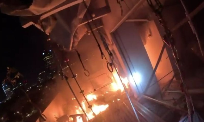 כך נראתה זירת הנפילה מבפנים: תיעודים מהבניינים שספגו פגיעה ישירה בתל אביב