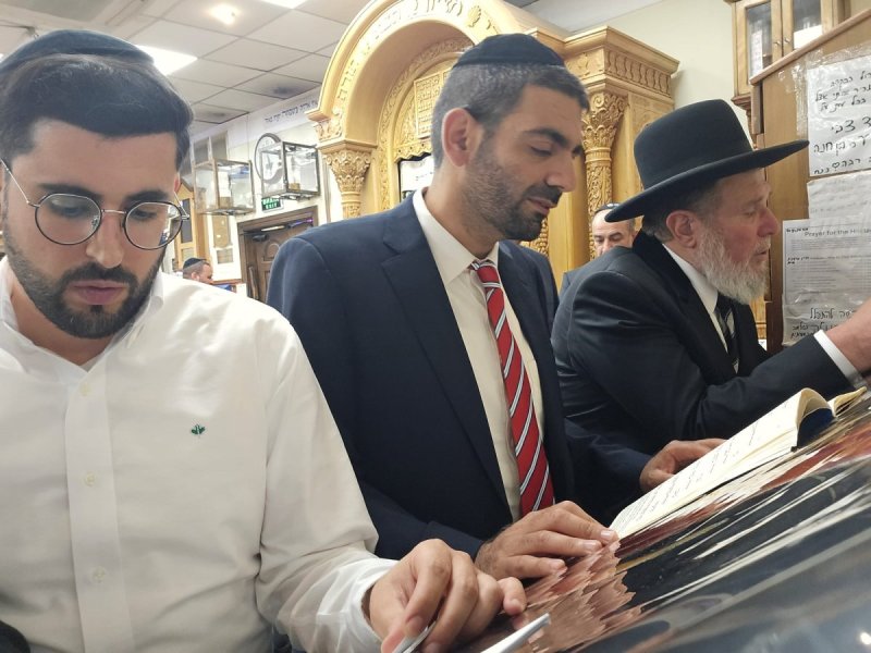 באדיבות המצלם