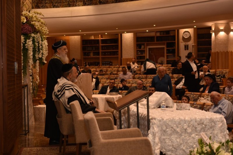 באדיבות המצלם