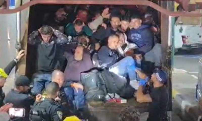 כ-60 שב״חים ניסו להסתנן לישראל בתוך משאית זבל | התיעוד המזעזע