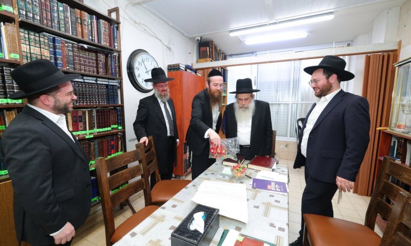 הגאון הגדול רבי שרגא שטיינמן: "הגמ"ח המרכזי הוא קיום של 'עולם חסד ייבנה'!"