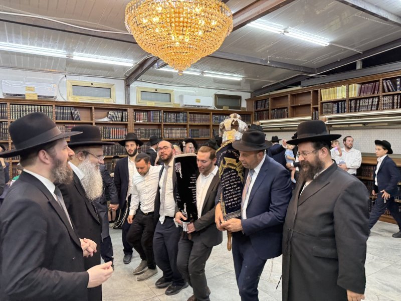 באדיבות המצלם