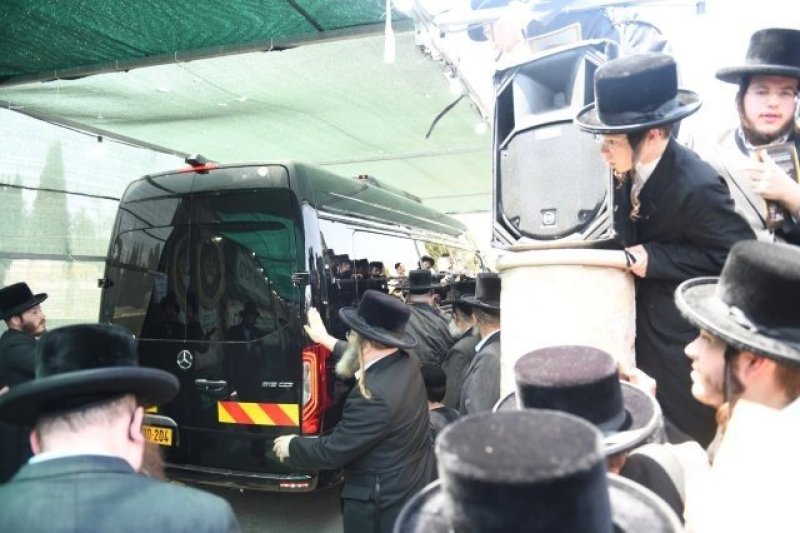 אנשיל בעק וא.מ.ש