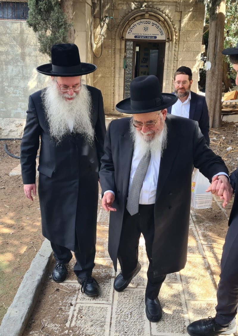 באדיבות המצלם