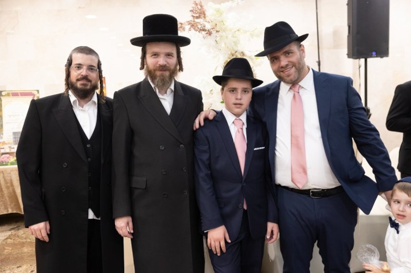 באדיבות המצלם