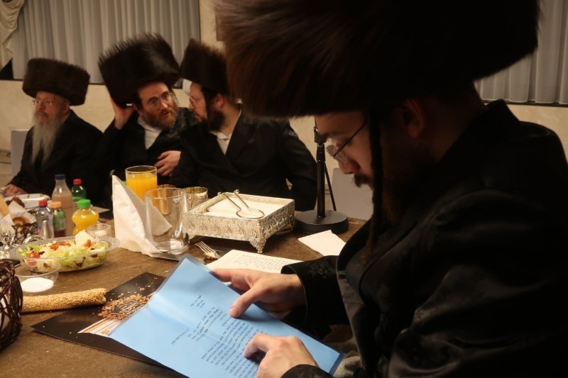 באדיבות המצלם