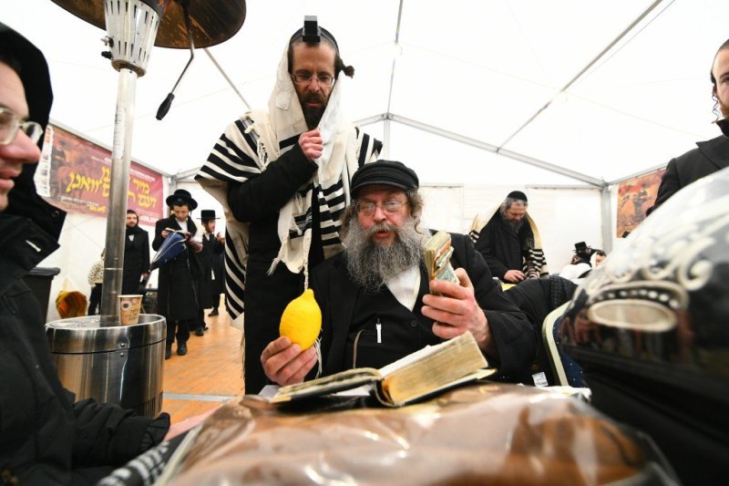 ארי קופרשטוק - פולין